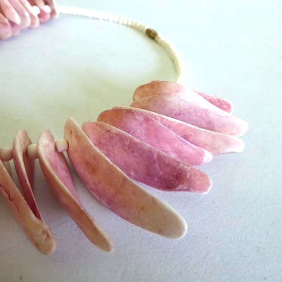 VINTAGE PINK SHELL LEI NECKLACE CHOKER COLLAR 5.5” diameter (PRE-OWNED) - Picture 6 of 8